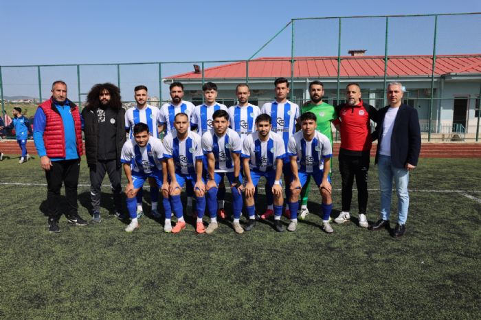 Akdeniz Belediyespor Yolspor�u rahat ge�ti: 1-2