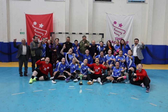 Toroslar��n melekleri 8 Mart�ta parkeye indi