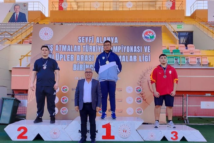 P�STTE ZORLU REKABET